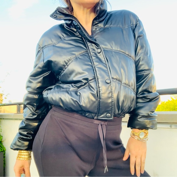 Zara Black Patent Vegan Leather Crop Puffer - Picture 11 of 16